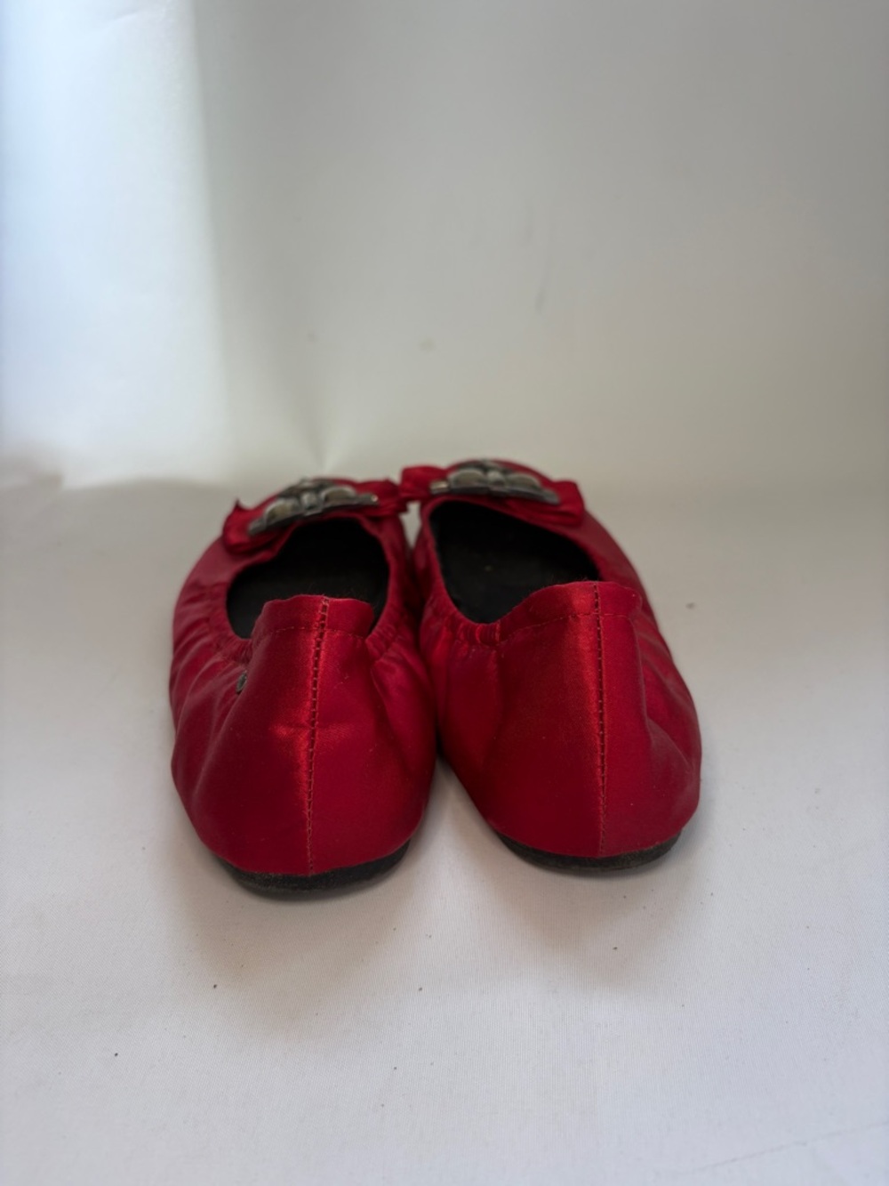 Simply Vera Vera Wang Ruby Red Satin Ballet Flats Size 9 - Picture 6 of 7